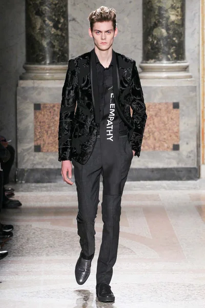 Look 37